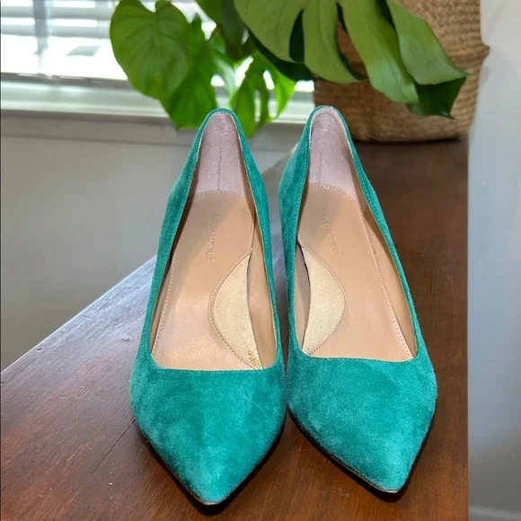 Banana Republic Green Suede Pumps, Size 8.5 - Picture 1 of 8